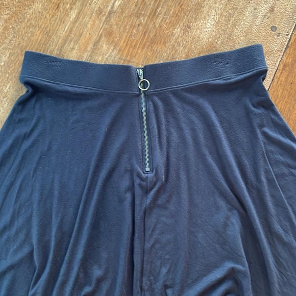 Black skater skirt mini GUC, soft fabric - Picture 3 of 7